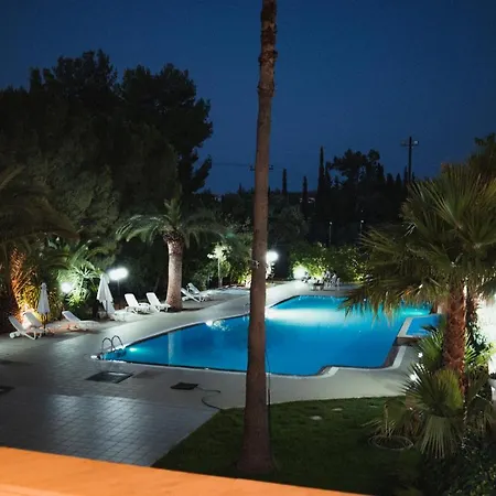 奥林匹亚别墅酒店 3*